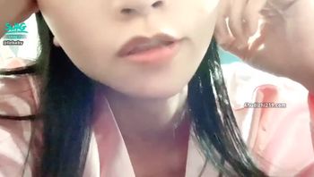 骚主播舔手指，玩奶头诱惑哥哥们 小野猫