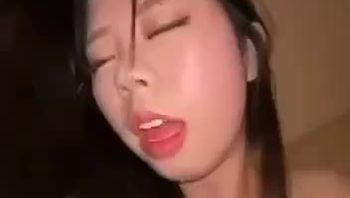 #反差 #肥臀 匿名投稿 重金之下必有母狗 土豪包养的女学生 吃鸡能手 水多逼紧超敏感 稍微动几下都