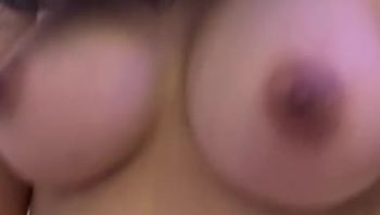 #巨乳 #少妇 鸡巴抽插下舞动的巨乳