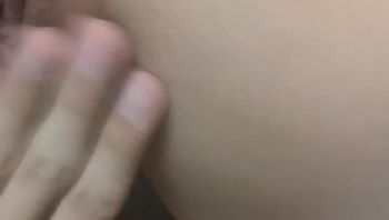 你那素未谋面的老婆正在给人扣逼呢