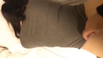 极品骚少妇宾馆偷情女上摇起来非常投入 #真实自拍 #人妻 #少妇