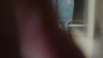 #91探花王 D罩杯人妻，小伙摁倒在沙发上，狂吸奶，黑丝肤白，口交啪啪，干得激情如火浪叫连连