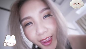 AV 女优突袭不知情的男粉丝
