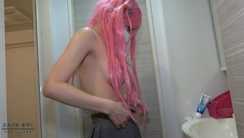 【出会って即挿入】连続おじさんチャレンジ！ぼろ后ひりGcupりりあちゃん中出し、优しすぎてもう头上がりません…2