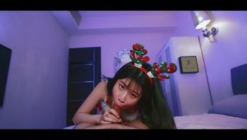 女孩陈习在床上用硬鸡巴体验强烈的性高潮