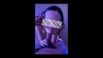 自拍 少女们的顶级口技 她们热情如火，深喉吞吐