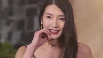 AI 换脸 去衣江疏影女主播误饮迷情饮料引发直播事故！5