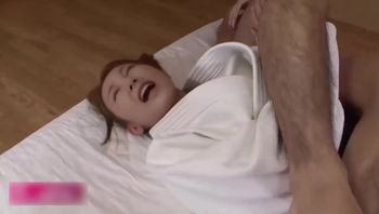 张雨绮运动少女被无情强上无码