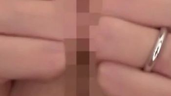 翁虹曾经的亚洲小姐帮你乳交和口交