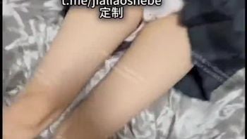 强上女友 怕她叫出声来 犬九