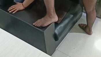 #乱伦#嫂子的一家人 让嫂子给儿女打电话 我在后边操刺激死了