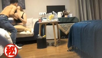 #乱伦妈妈的肥臀 操起来真的爽 当精液从子宫里流出 叫声大到人受不了