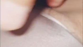 #单身母亲#单亲妈妈 和儿子的私密视频 年轻人都射的远
