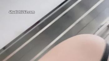单亲妈妈养小孩