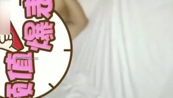 #绿帽 #淫妻 #三人行 #换妻老公因为有特殊癖好喜欢老婆被别人操的死去活来喜欢戴帽子 全程对白高潮浪叫 看着自己老婆被多人群P 自己只可以在旁边