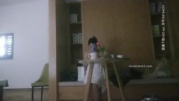 #绿帽老公给自己的 #淫妻约了个男技师做女性私密养生保健 #绿王八开好高级酒店让男技师把全程录下来发给自己男技师技术娴熟 #淫妻被按的全身酥麻 最