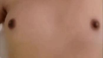 【偷情精选】边给黑鬼舔JB边给老公打电话！边艹岳母边给媳妇打电话！边偷情给闺蜜分享！