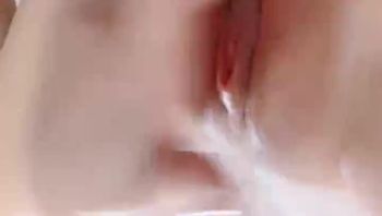很社会的小姐姐一个人精彩大秀直播 全程露脸粉嫩可爱 逼嫩奶子嫩人又骚 蝴蝶手指抠弄蝴蝶粉穴 呻吟可射