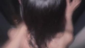 操喷刚认识的女大，奖励她内射
