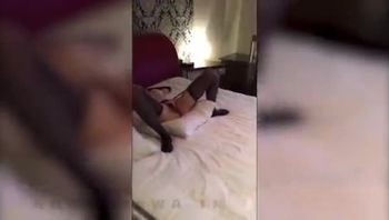 狂暴轰入日本冲绳风骚人妻
