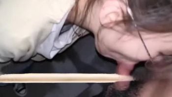 女生宿舍楼道内射眼镜学姐！精液流了一地！