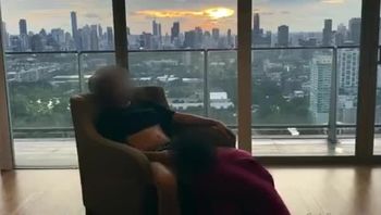 巨乳销售老婆陪18岁富二代看房