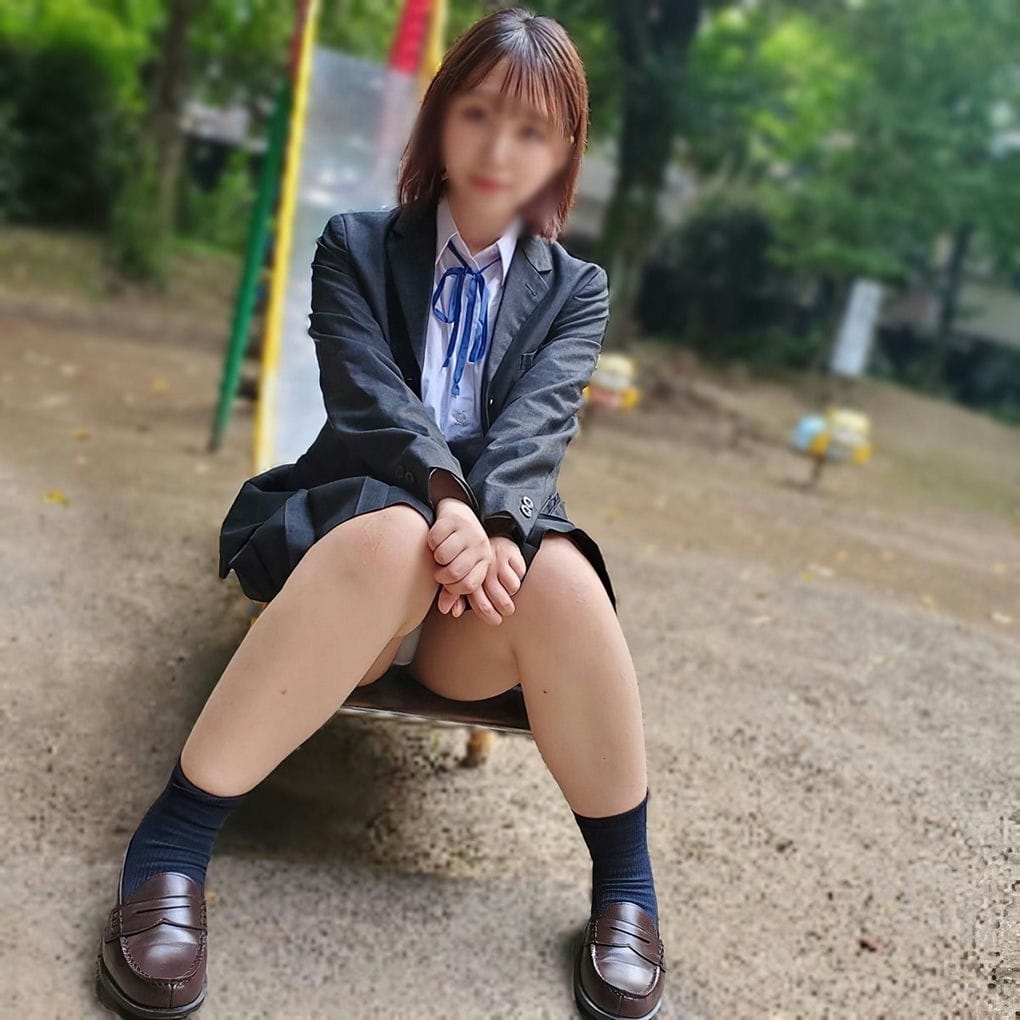 低身长Gカップの巨乳制服ちゃん。卒业后実家を出たるための○活で中出しされ