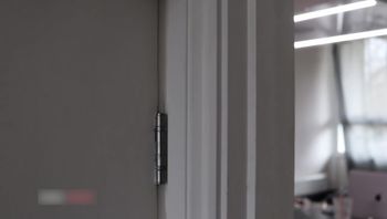 我的室友认为我是他的新中国女友