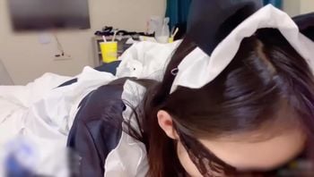 白丝女仆嫩妹叫的太骚了不停叫着主人神仙也顶不住