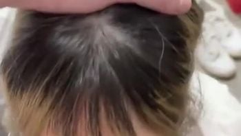 浙大反差婊眼镜美女穿着情趣女仆装和男友自拍楼梯间口交