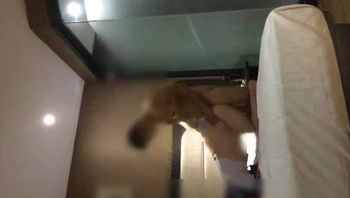 武汉背叛丈夫的娇小妻