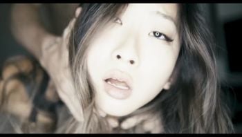 骚逼抵抗不了白人大屌