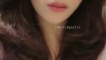 韵味少妇主动勾引抱着弟弟的头就往逼里钻