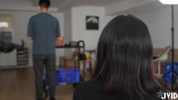 ～摄淫师开启摄助履历，我们的男摄助到底可以找到工作吗？男摄助使出了浑身解术来挑战！爱爱动作超精彩！