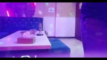 【KTV爆操大白奶子娘们干操不射嗷嗷叫】求你快点射吧大哥受不了了逼都冒火了你要搞死我呀！