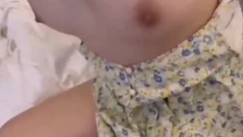 约炮兄弟女友 被干的骚话不断淫水直流