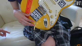 【マゾビッチ】都内*パンク界隈騒然长身超绝淫乱ギタリストバチボコ*まくりクレイジーファック1