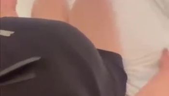 快点射 老公还在商场等我 骗老公和闺蜜一起其实在给他戴绿帽你