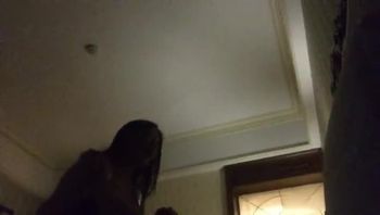 真实偷情出轨人妻！还是老公看到不会吧真刺激