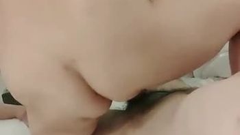 好长好粗，太舒服了，熟女阿姨女上位挽起了头发，太风骚了