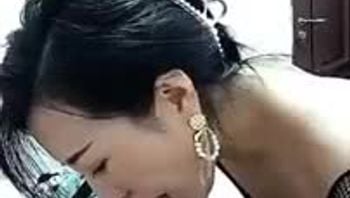 大奶子熟女主打的就是一个骚
