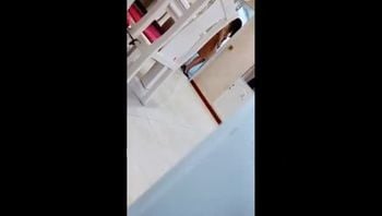 外卖小哥之给老婆吃了药