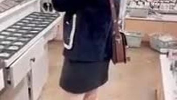 出探花设备 发骚药 美少妇淫妻逛商场 试衣间里被操 隔壁有人偷听