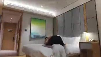 强推内射肛交刚毕业找工作的C奶反差女
