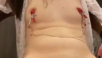 绿帽男心理真变态！喜欢看着老婆被外人折磨抽插真Q禁止内容