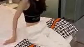 约小红书穿搭博主拍私房 弄几下就高潮受不了
