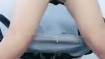 骚货上班在工位上自嗨