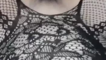 南阳第一次3p人妻。夫妻俩都想让我摘套我没敢