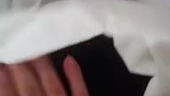 两个异乡来国外打工都有家庭的男女下班后在出租房偷情！