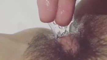 妹子自慰，淫水拉丝